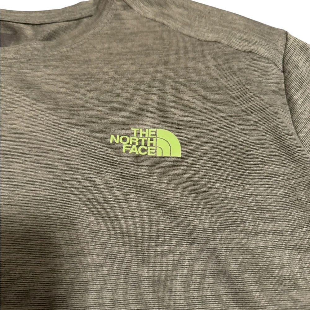 Men’s THE NORTH FACE Flashdry tshirt size small